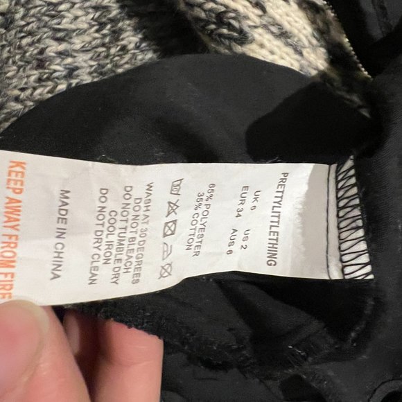 prettylittlething black crop top size US 2 - Picture 9 of 9